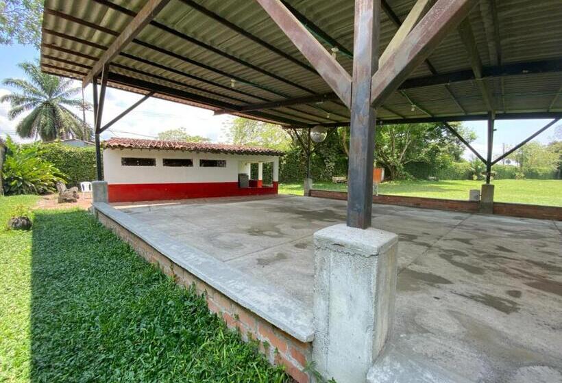 3ベッドルームアパートメント, La Granjita Santagueda