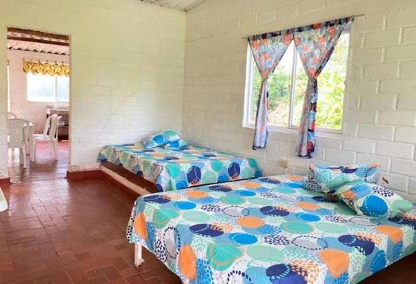 3ベッドルームアパートメント, La Granjita Santagueda