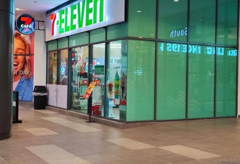 带城市景观的套间, Kuala Lumpur Datum Jelatek   Klcc View   Infont Lrt And 5 Minutes To Klcc  Near By Gleneagles