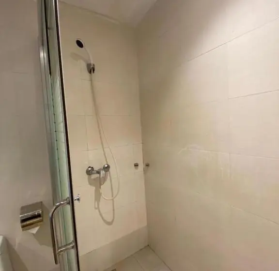 Standard Yhden Hengen Huone, Express Inn Bintulu