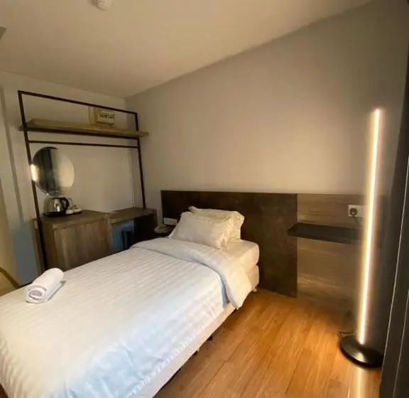 Standard Yhden Hengen Huone, Express Inn Bintulu