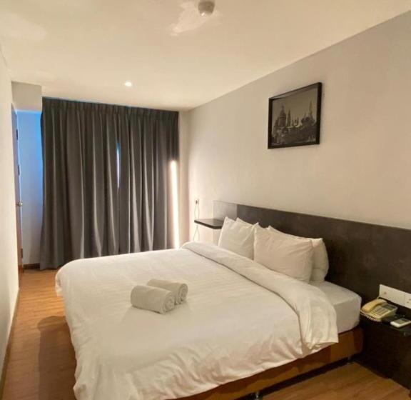 غرفة ديلوكس سرير كينج, Express Inn Bintulu