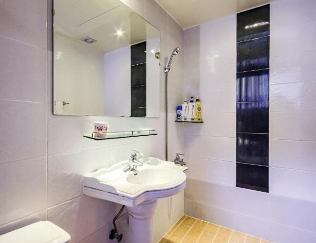 Номер Deluxe, Opera Motel