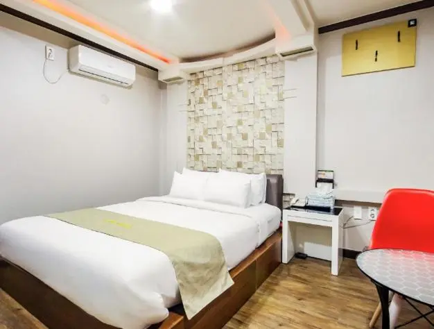 デラックスルーム, Opera Motel