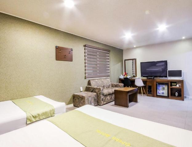 اتاق استاندارد, Opera Motel