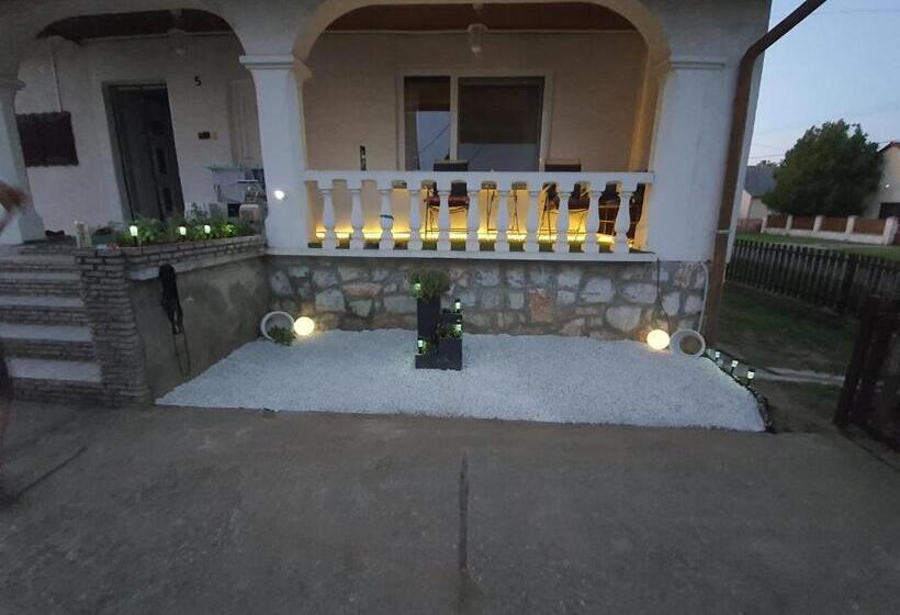 １ベッドルームアパートメント, Apartment