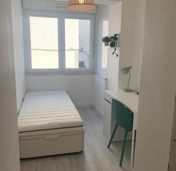 스탠다드 싱글 룸 공동욕실, Carcavelos Beach Shared Serviced Apartment 3