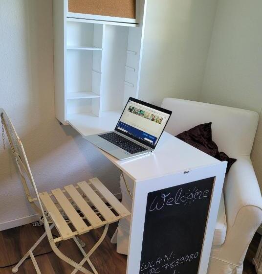 غرفة قياسية, Charmante Waldrandidylle