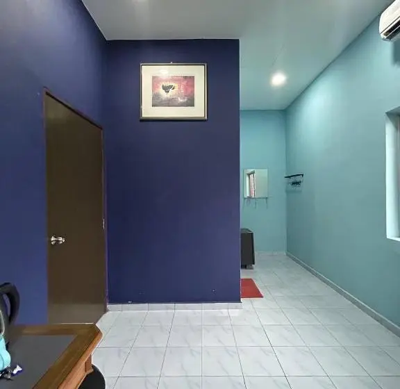 ファミリーステューディオ, Mahasa Penarik Homestay