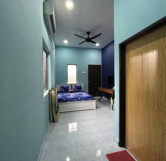 ファミリーステューディオ, Mahasa Penarik Homestay