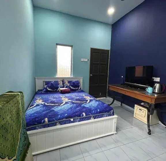 ファミリーステューディオ, Mahasa Penarik Homestay