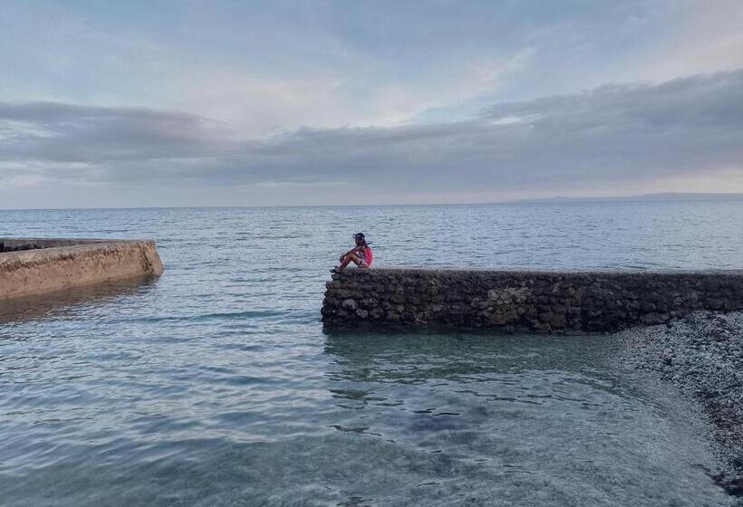 エコノミールーム, Anglers Hub Resort Affordable Hostel