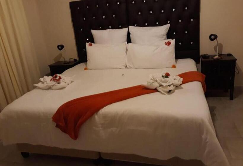 バス共有のスタンダードルーム, Revival Guest House