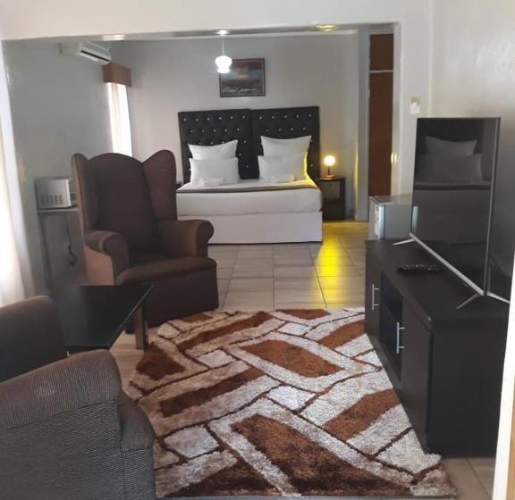 キングサイズベッドのデラックスルーム, Revival Guest House