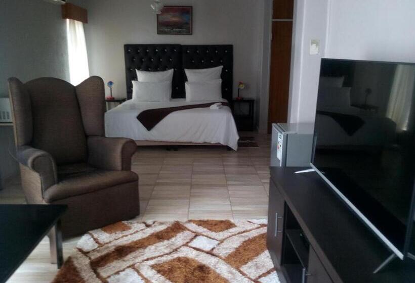 Номер Deluxe Кровать Кинг, Revival Guest House