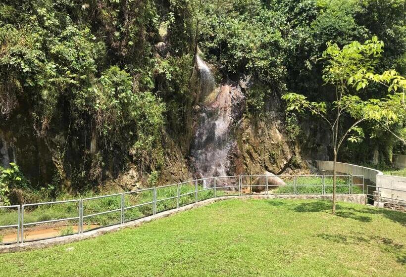 Апартаменты 3 Спальни, Home Away From Home In Taiping Newly Upgraded!