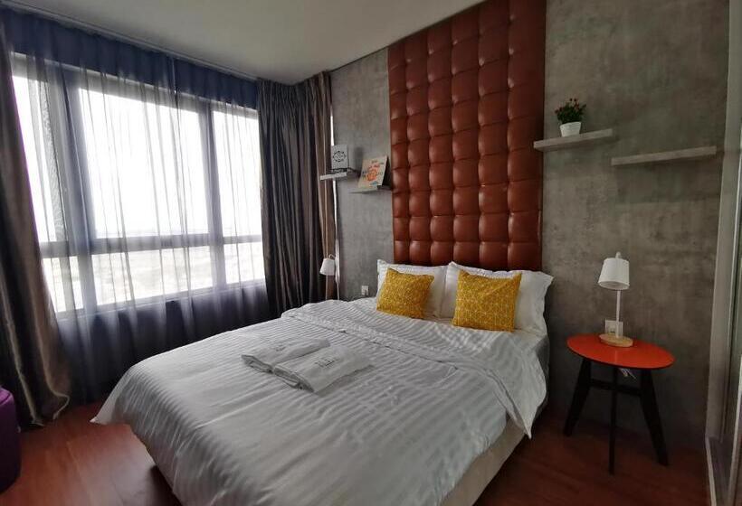 סטודיו דלוקס, Studio Apartment With Balcony By Host Assist I City