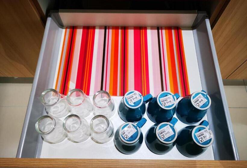 סטודיו דלוקס, Studio Apartment With Balcony By Host Assist I City