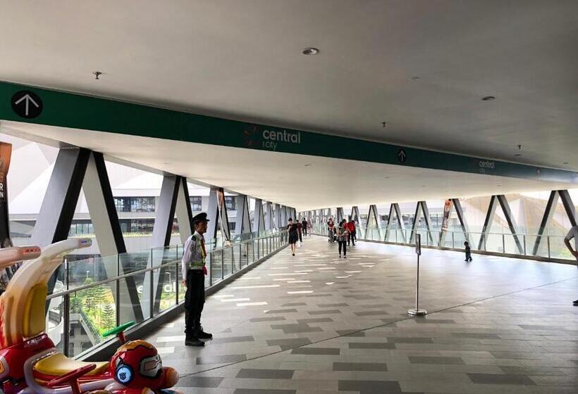 סטודיו דלוקס, Studio Apartment With Balcony By Host Assist I City