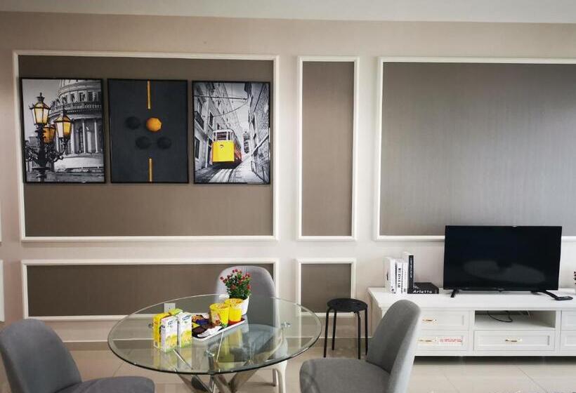 דירת חדר דלוקס, Studio Apartment With Balcony By Host Assist I City