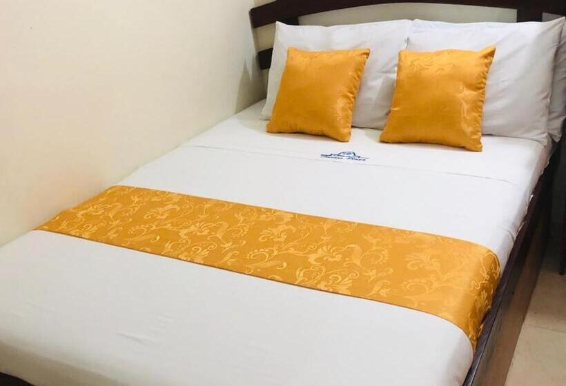 غرفة قياسية رباعية, Carare Plaza