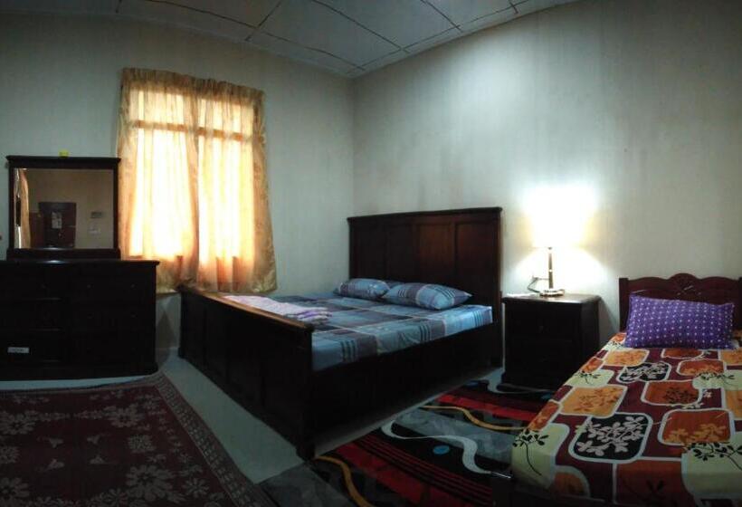 חדר סטנדרט לשלושה, Roomstay Aqilah Pasir Puteh Kelantan