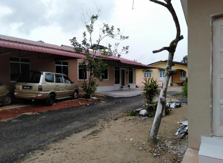 חדר סופריור לשלושה, Roomstay Aqilah Pasir Puteh Kelantan