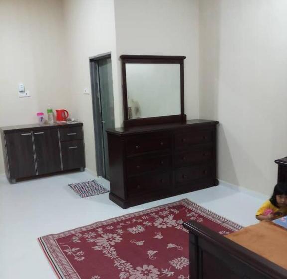 חדר סופריור לשלושה, Roomstay Aqilah Pasir Puteh Kelantan