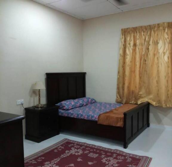 חדר סופריור לשלושה, Roomstay Aqilah Pasir Puteh Kelantan