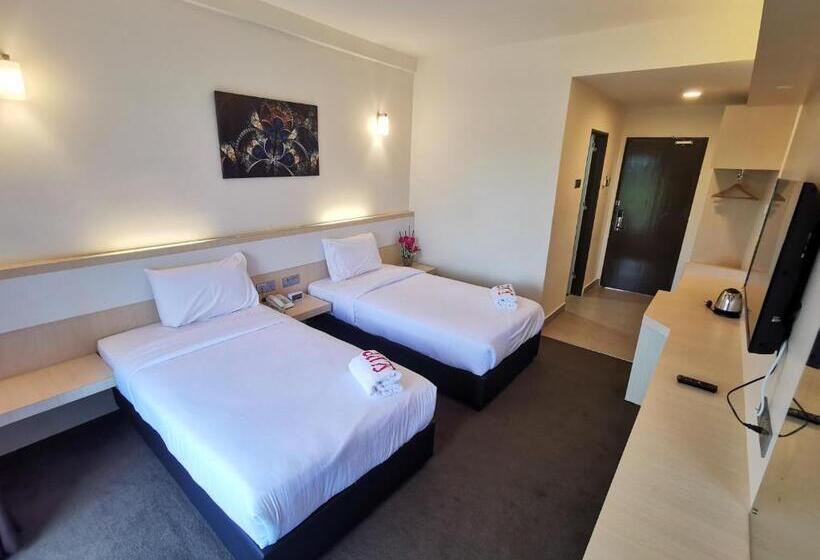 Номер Стандарт Вид на Озеро, Serdang Lake View Resort