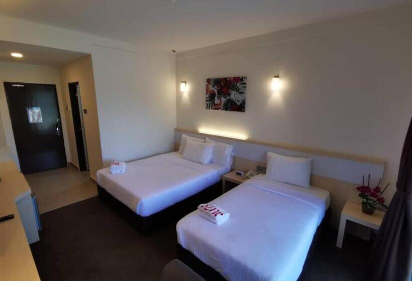 Семейный Номер, Serdang Lake View Resort