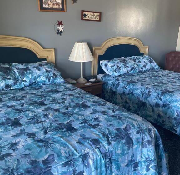 חדר דלוקס, Hometown Inn