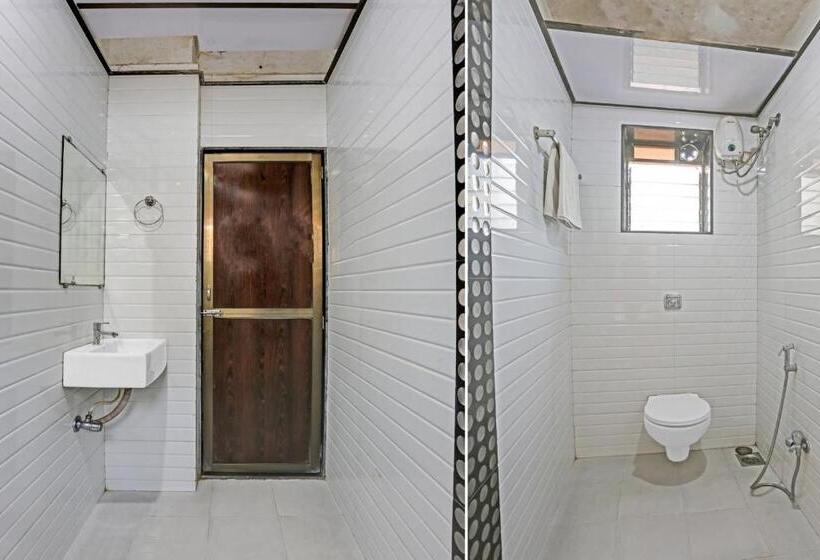 트리플 클래식 룸, Oyo Flagship Hotel Pakeeza