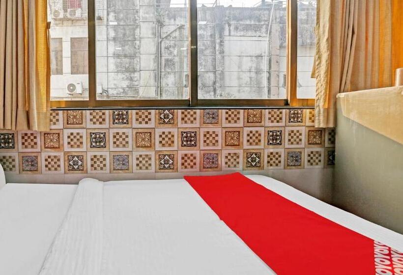 트리플 클래식 룸, Oyo Flagship Hotel Pakeeza