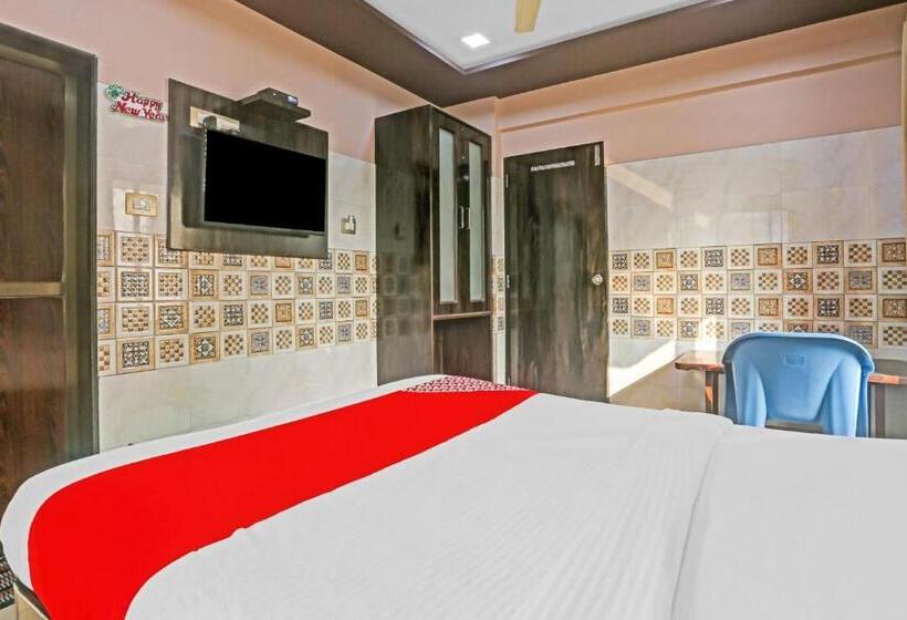 트리플 클래식 룸, Oyo Flagship Hotel Pakeeza