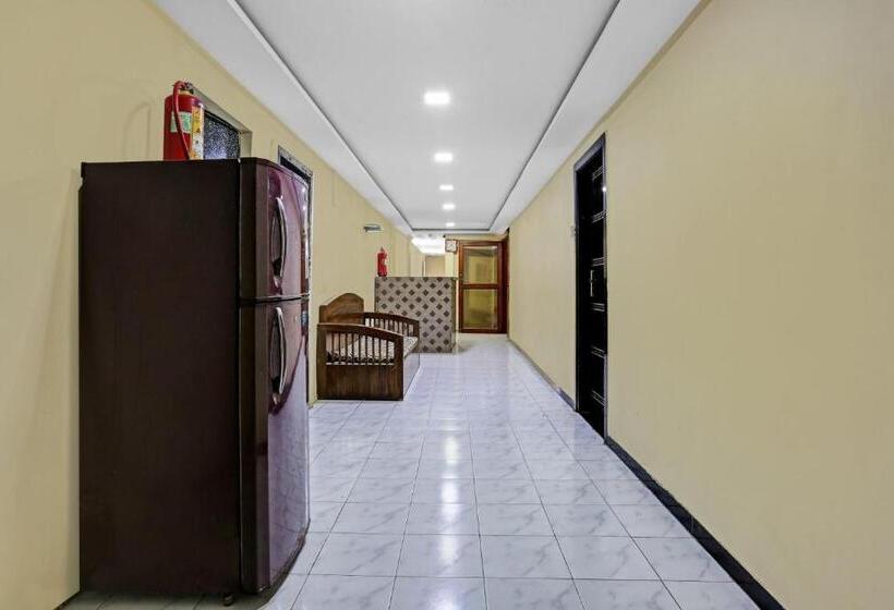 트리플 클래식 룸, Oyo Flagship Hotel Pakeeza