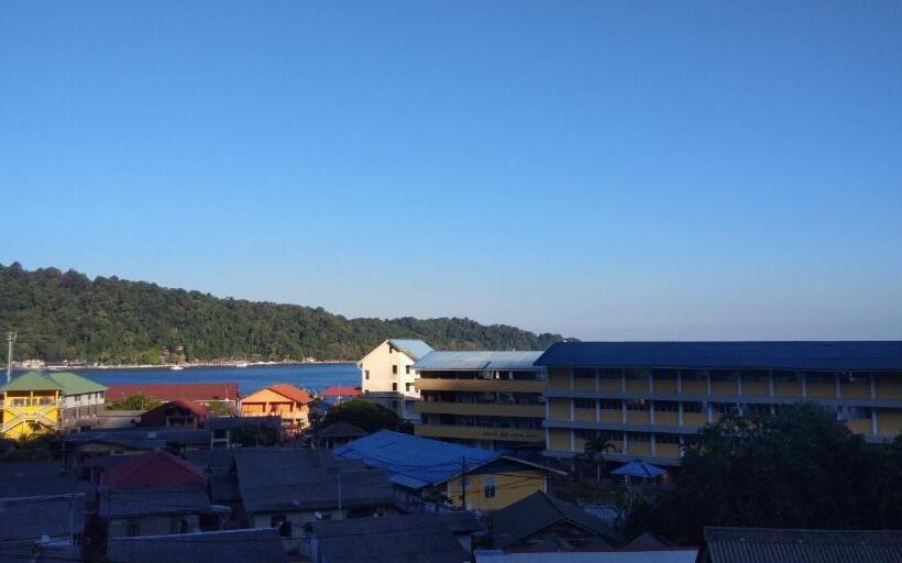 חדר סטנדרט לשלושה, Anis View Perhentian