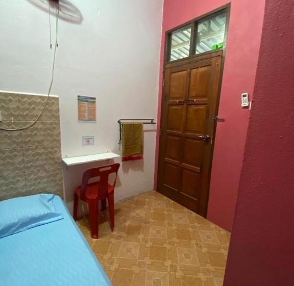 Номер Стандарт Трехместный, Rumah Hentian Ayah