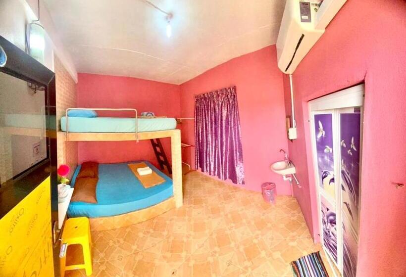 غرفة قياسية رباعية, Rumah Hentian Ayah