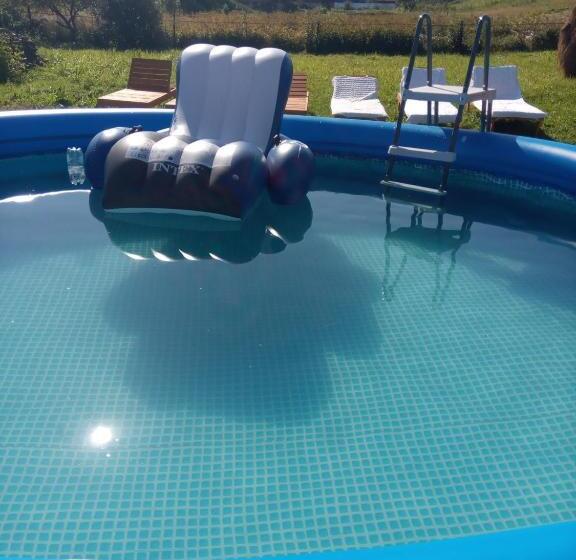 غرفة قياسية, Sadyba U Vani