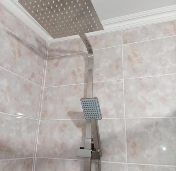 شاليه غرفة نوم واحدة, Sadyba U Vani