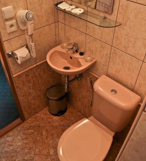 غرفة قياسية ثلاثية, Pension U Lípy