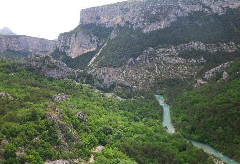 Номер Стандарт Вид на Бассейн, La Mordorée