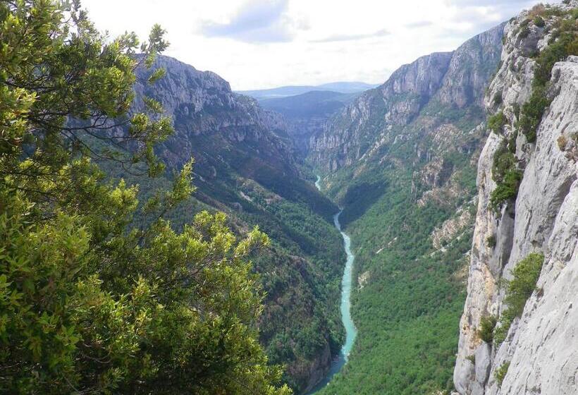 Номер Стандарт Вид на Бассейн, La Mordorée