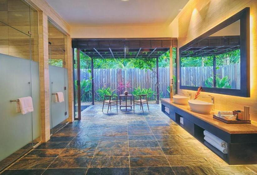 וילה עם חדר שינה אחד ובריכת שחיה, Borneo Eagle Resort