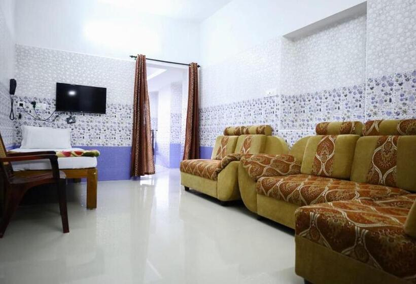 Семейный Номер Вид на Сад, Sri Nandha Luxury Comforts