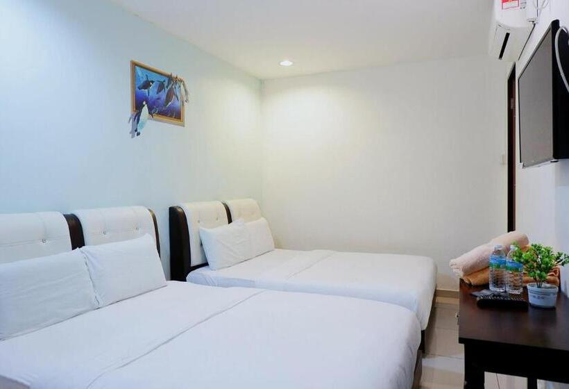 غرفة عائلية, Tai Wah