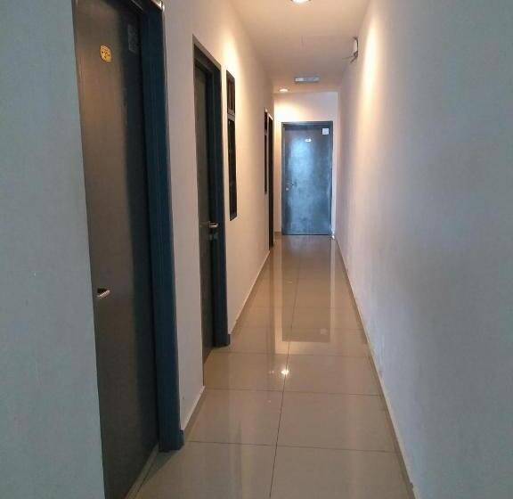 غرفة قياسية, Tai Wah