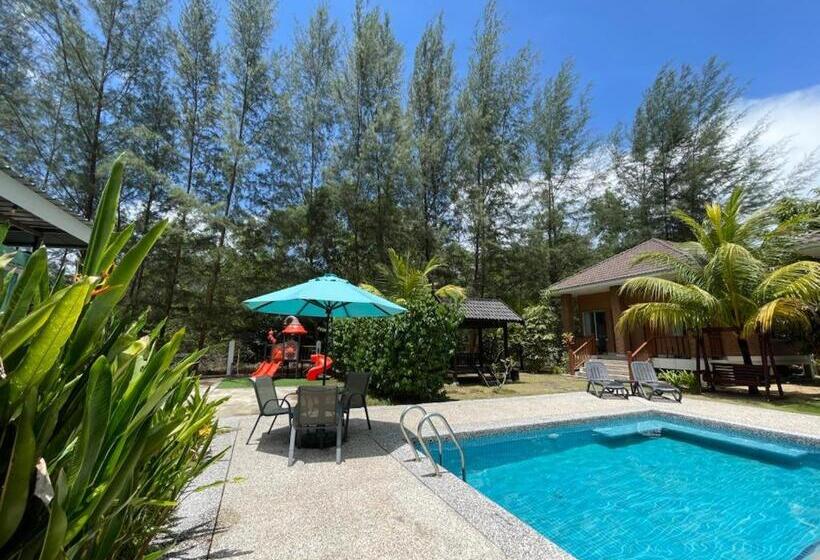 غرفة ديلوكس مطلة على حمام السباحة, Casa Tanjung Jara