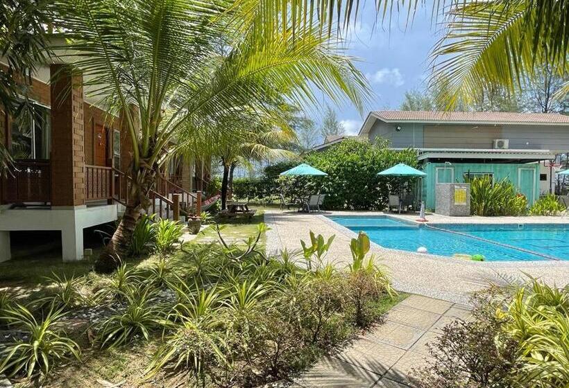 Номер Deluxe Вид на Бассейн, Casa Tanjung Jara